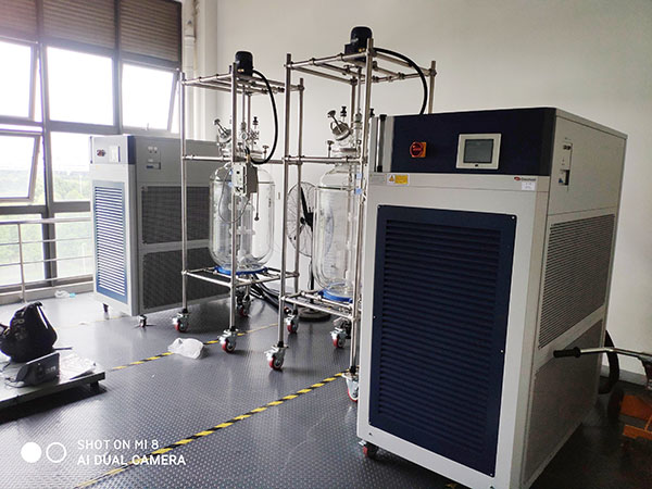 玻璃反應釜能耐多少度的高溫？