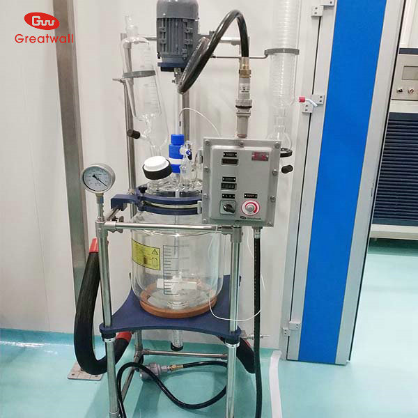 雙層玻璃反應(yīng)釜怎么使用？